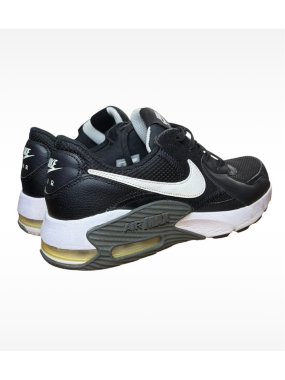 Men's Nike Air Max Sneakers Black and White US 9.5